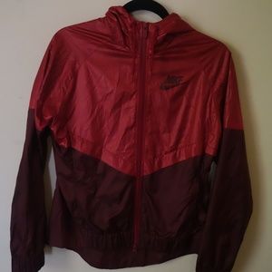 NIKE WOMAN WINDBREAKER JACKET